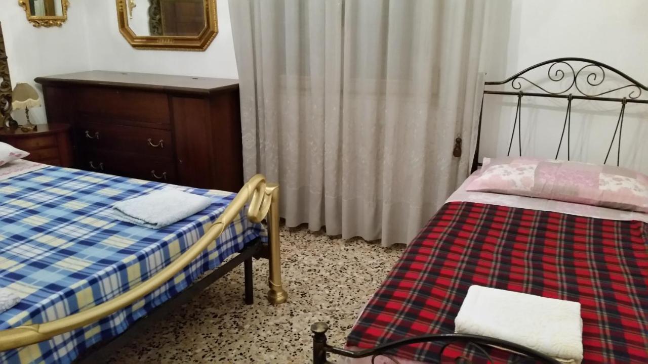 Bed and Breakfast Casa Gramsci Modena Exterior foto