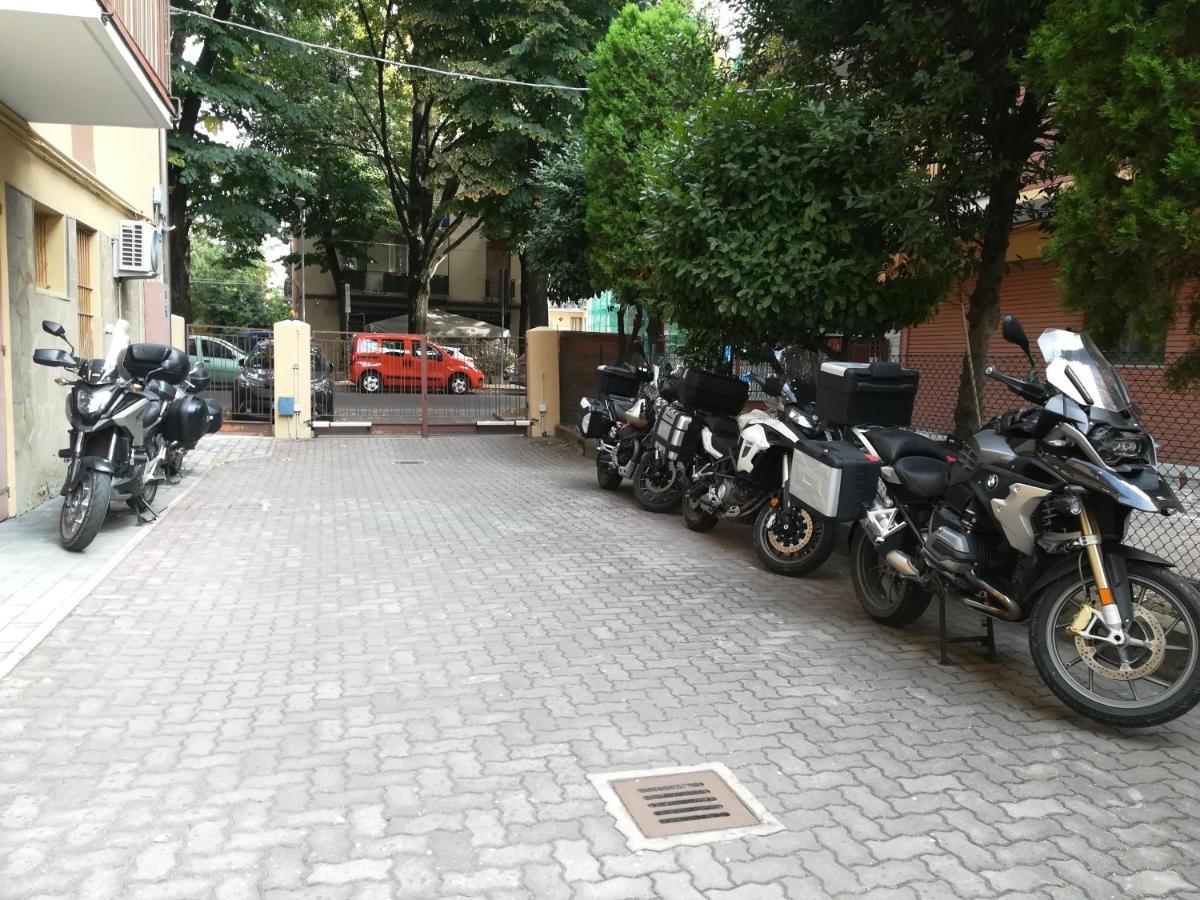 Bed and Breakfast Casa Gramsci Modena Exterior foto